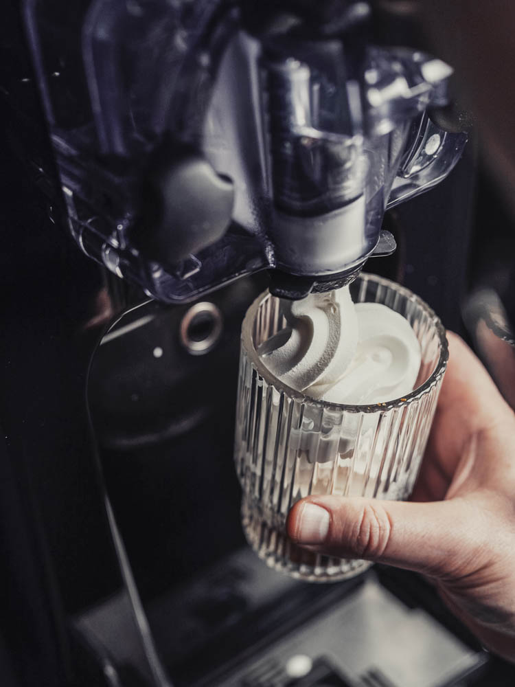 Postres otoñales para cafeterías Elección de helados para postres y café helado