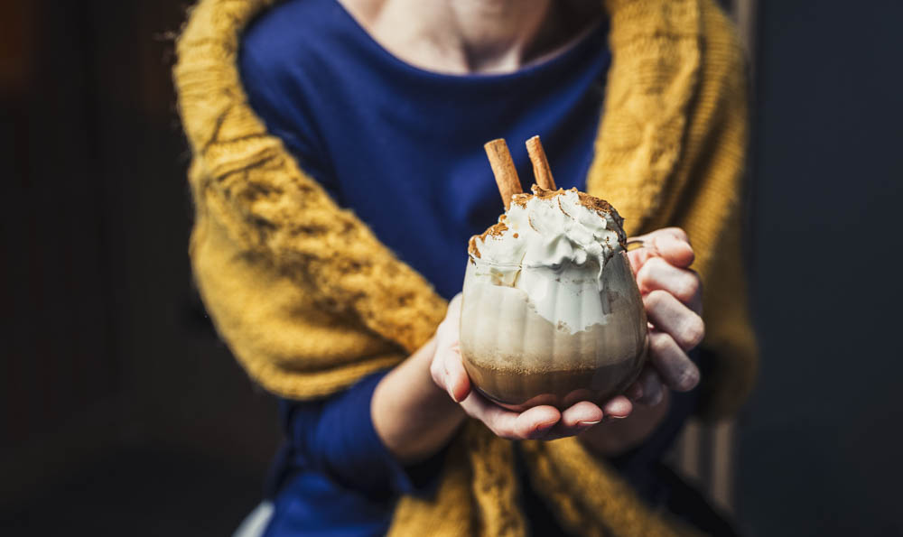 Receta de latte de calabaza con helado ¿Cuál es la receta sencilla del Pumpkin Spice Latte?